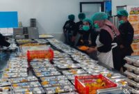 1761930784269-proses-pemorsian-mbg-di-sppg-citeureup-cimahi-1761899819803_169