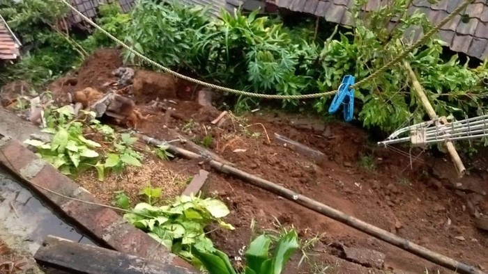 1761974074529-longsor-di-kabupaten-bandung-1761893809901_169