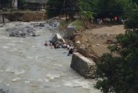 1762146835681-tanggul-jebol-sungai-cisolok-1762134731268_169
