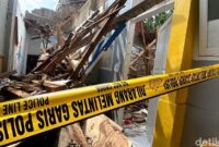 1762168539643-bangunan-sekolah-di-bandung-ambruk-1762155836423_169