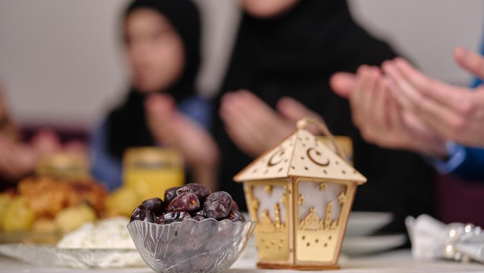 1762190219512-ilustrasi-puasa-ramadhan_169