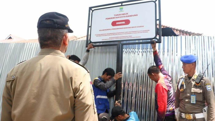 1762254801719-penyegelan-bangunan-di-jalan-bengawan-kota-bandung-1762250860261_169