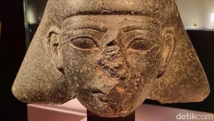 1762297976413-artefak-yang-akan-dikembalikan-belanda-ke-mesir-1762237918572_169