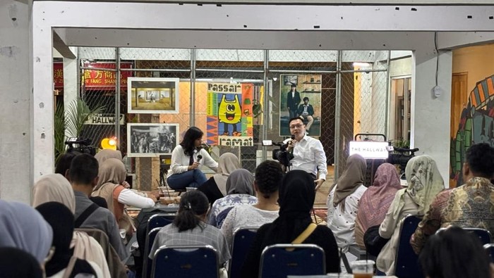 1762362984982-diskusi-deputi-bidang-koordinasi-pemberdayaan-ekonomi-masyarakat-dan-pelindungan-pekerja-migran-kemenko-pm-leon-alpha-edison-d-1762344840894_169