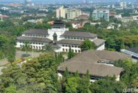 1762406206589-gedung-sate-kota-bandung-1750665223400_169