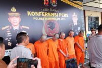 1762406233688-polisi-mengungkap-aksi-perampokan-modus-akun-facebook-palsu-1762325225130_169