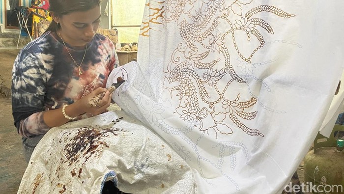 1762427787459-aktivitas-galeri-di-batik-mekar-sejahtera-di-sidomulyo-kabupaten-pangandaran-jawa-barat-1762399150145_169