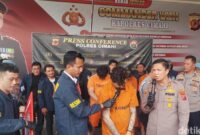 1762449394640-polisi-tangkap-5-pria-pencuri-modus-jadi-debt-collector-gadungan-1762414360481_169