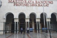 1762470907971-masjid-raya-bandung-1749110890681_43