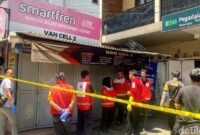 1762492529085-olah-tkp-penemuan-mayat-di-konter-hp-bandung-1762489466732_169