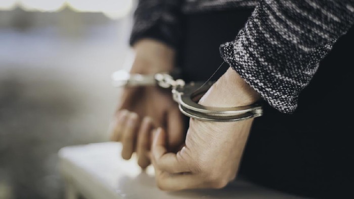 1762492556476-ilustrasi-napi-transgender-di-penjara-pria_169