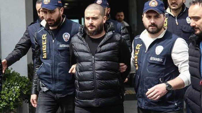 1762492755438-faruk-fatih-ozer-1762155199201_169