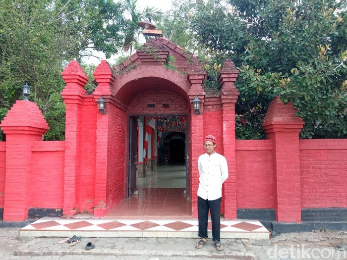 1762514191532-makam-mbah-buyut-tambi-1762414126323_43