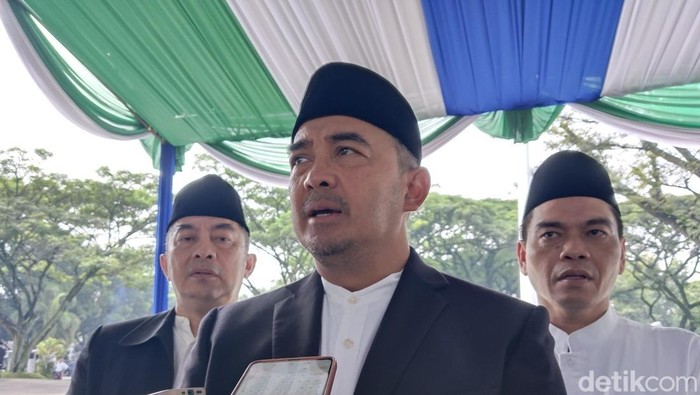 1762535720692-walikota-bandung-farhan-1761110142707_169