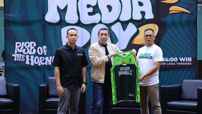 1762535764186-pemerintah-kabupaten-bogor-resmi-mendukung-rebranding-klub-basket-borneo-hornbills-menjadi-bogor-hornbills-1762514168208_169