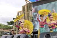 1762578800922-penampilan-pesona-kandaga-resik-di-wjf-2025-1762574557250_169