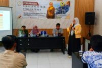 1762622054378-kepala-dinas-pemberdayaan-masyarakat-desa-kabupaten-karawang-syaifullah-saat-rapat-koordinasi-dengan-dprd-jawa-barat-sri-rahay-1762599240400_169