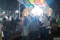 1762622160436-pengunjung-west-java-festival-wjf-2025-di-kiara-artha-park-sabtu-8112025-memenuhi-mini-stage-yang-menampilkan-xo-band-1762603711688_169
