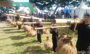 1762665447498-seren-taun-sinar-resmi-dalam-parade-penyambutan-di-wjf-2025-1762655303678_169