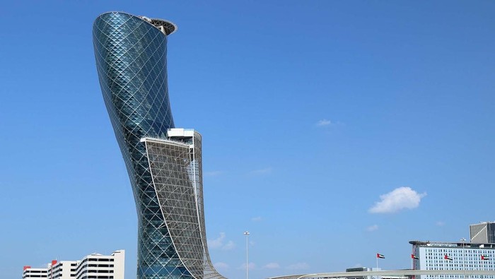 1762665458976-capital-gate-di-abu-dhabi-1753768282117_169