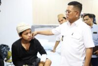 1762686811214-andra-soni-menjenguk-repan-di-rumah-singgah-badan-penghubung-provinsi-banten-1762550666789_169