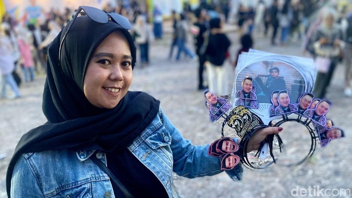 1762708703710-cici-25-raup-untung-dengan-jualan-bando-king-nasar-di-wjf-2025-1762690883554_169