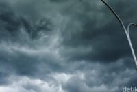 1762730149486-ilustrasi-awan-hitam-dikhy-sasra-1761713842219_169