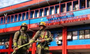 1763140479255-ilustrasi-petugas-damkar-bandung_169