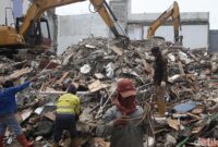 1763270041305-penampakan-terkini-rumah-sahroni-yang-dibongkar-1763114269152_169