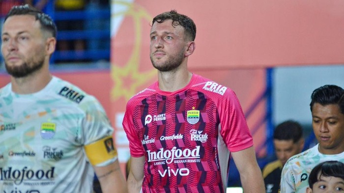 1763291568993-adam-przybek-1753786039262_169