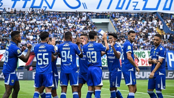 1763291789264-persib-bandung-1762328031524_169