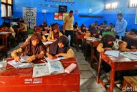 1763313188049-anak-anak-di-kabupaten-sukabumi-sedang-belajar-di-kelas-1763272442526_169