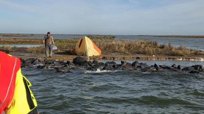 1763313201437-turis-jerman-terdampar-di-danau-ijsselmeer-belanda-1762413641176_169