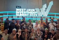 1763313287370-bupati-sumedang-dony-ahmad-munir-saat-hadir-di-wijs-2025-1763297656188_169