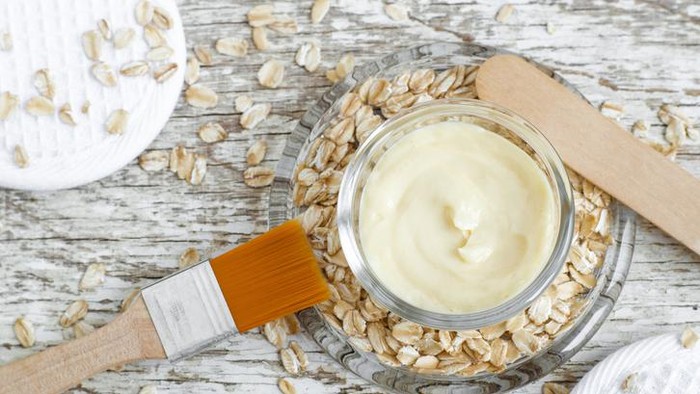 1763313338891-5-makanan-untuk-masker-wajah-alami-yang-bikin-mulus-dan-glowing-1_169