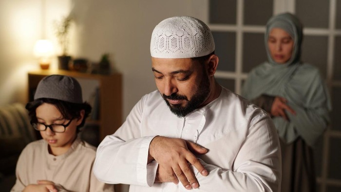 1763335072296-ilustrasi-muslim-salat-1742370339728_169