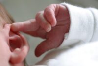 1763378286539-ilustrasi-bayi-diajak-nonton-konser-1_169