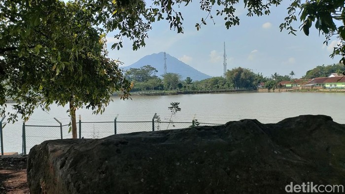 1763378332975-situ-sarkanjut-di-garut_169