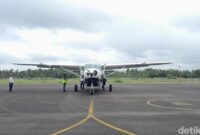 1763399789685-pesawat-di-bandara-nusawiru-pangandaran-1_169