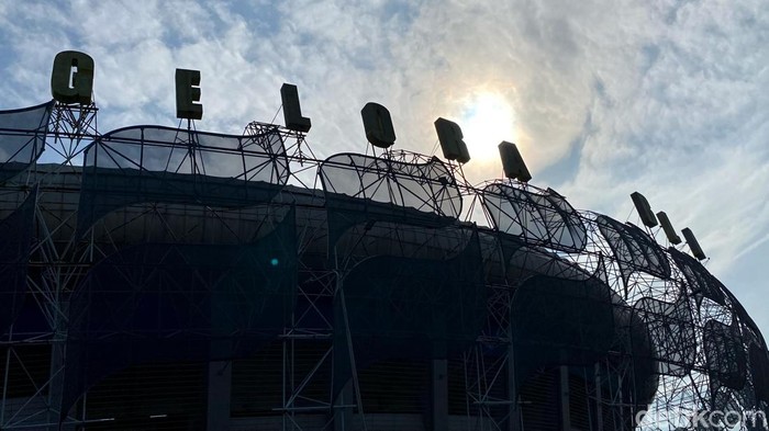 1763571880551-stadion-gelora-bandung-lautan-api-gbla-3_169