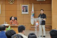 1763571882149-wakil-wali-kota-cimahi-adhitia-yudisthira-saat-sosialisasikan-aplikasi-nyari-gawe-dan-perlindungan-pmi-1763536581993_169