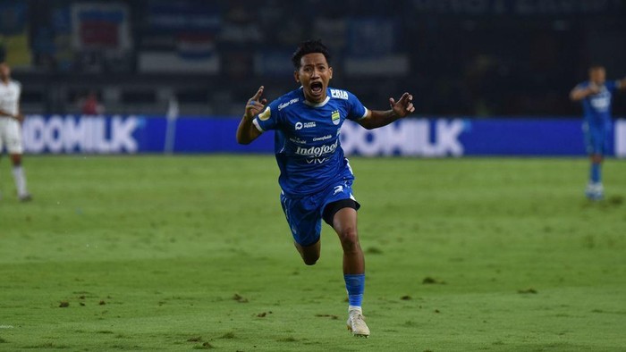 1763809482011-beckham-putra-1748315304832_169