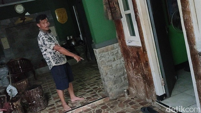 1763874276449-sadad-tunjukan-teras-yang-tiba-tiba-panas-1763450548505_169