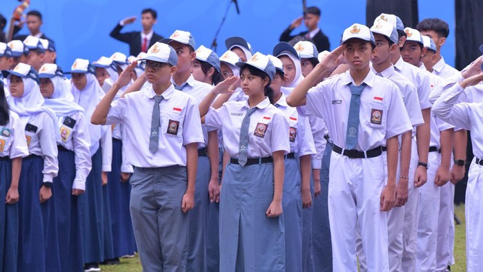 1763895875553-upacara-hari-guru-nasional-2023-di-kemendikbudristek-5_169