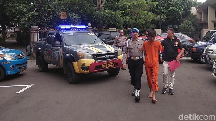 1763895879199-pelaku-pembunuhan-di-bandung-ditangkap-1763889279936_169