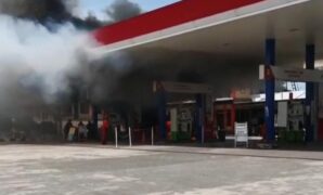 1763982270309-kebakaran-sepeda-motor-di-spbu-bandung-barat-1763969106536_43