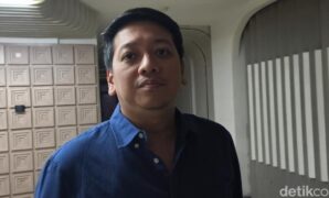 1764047082614-deputy-ceo-pt-persib-bandung-bermartabat-pbb-adhitia-putra-herawan-1764031915859_169