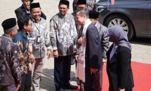 1764068670966-duta-besar-talip-kucukcan-memenuhi-undangan-pondok-pesantren-daarul-uluum-lido-kabupaten-bogor-jawa-barat-1764052374701_43