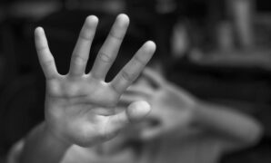 1764111865518-ilustrasi-bullying_169