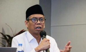 1764176688094-wakil-ketua-umum-pbnu-amin-said-husni_169